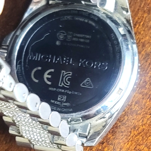 Michael Kors Bradshaw smart watch, crystals on band all in tack. Works perfectly - Picture 7 of 11